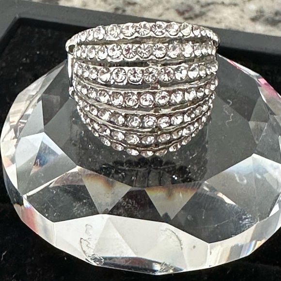 Beautiful Bling Ring - Picture 3 of 4